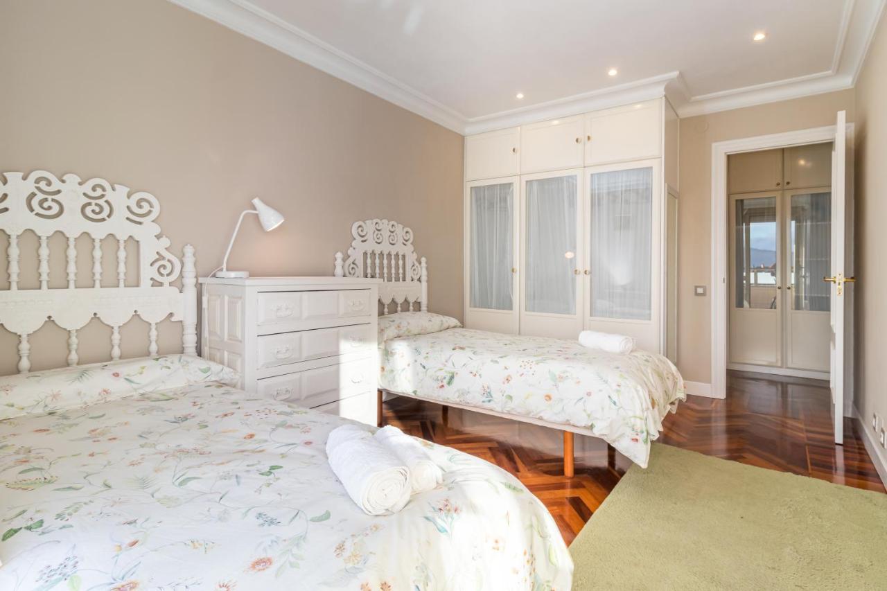 Apartamento Luminoso Cerca Playa Sardinero Con Parking Privado Santander Exterior foto