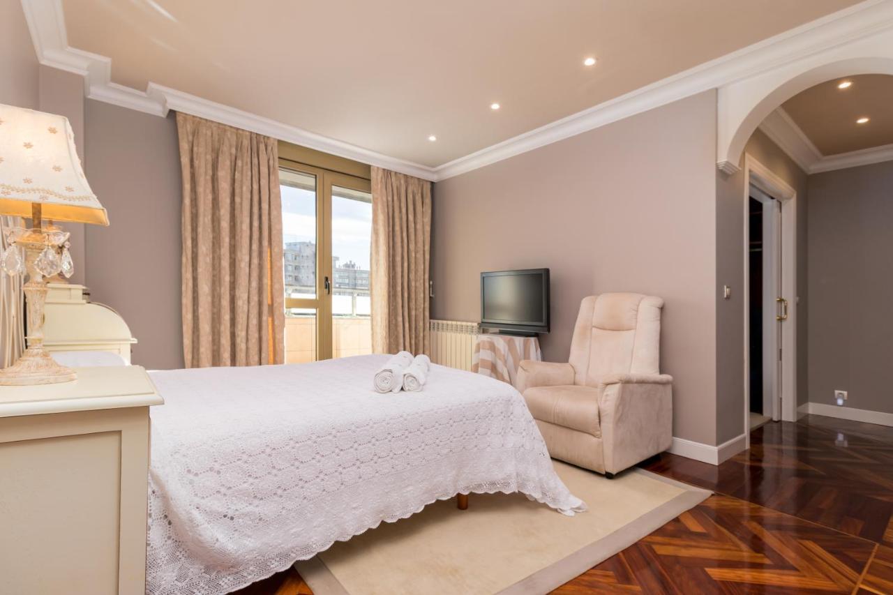 Apartamento Luminoso Cerca Playa Sardinero Con Parking Privado Santander Exterior foto